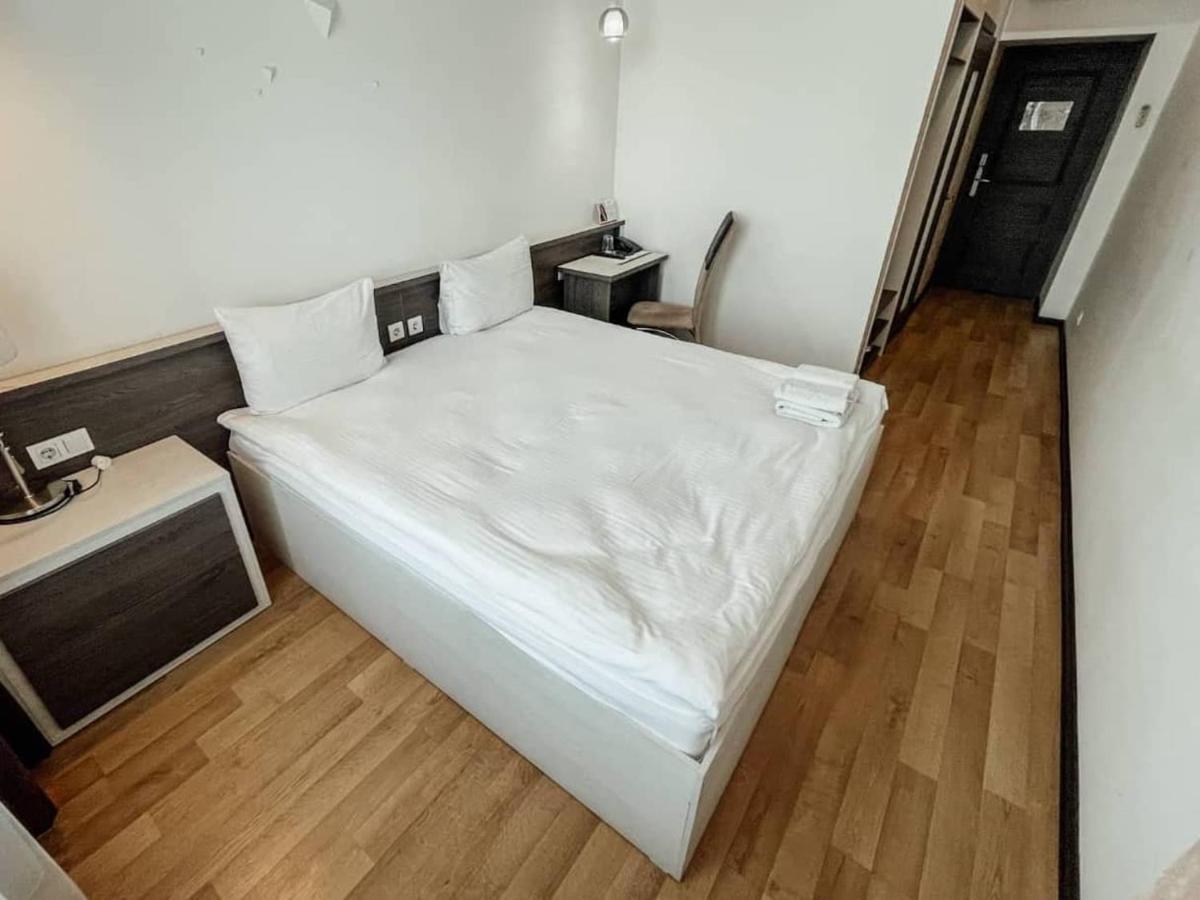 Astra Hotel Almatı Dış mekan fotoğraf