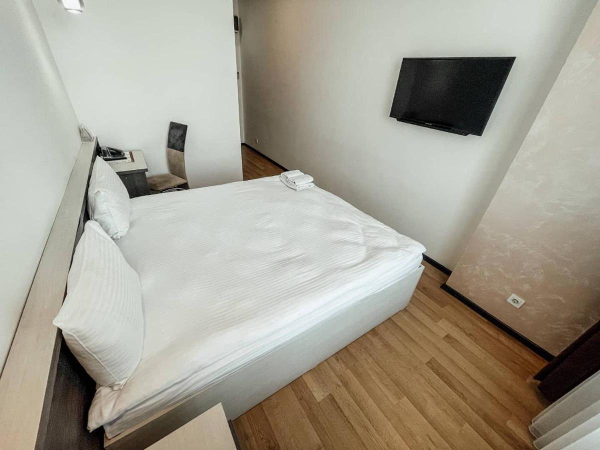 Astra Hotel Almatı Dış mekan fotoğraf